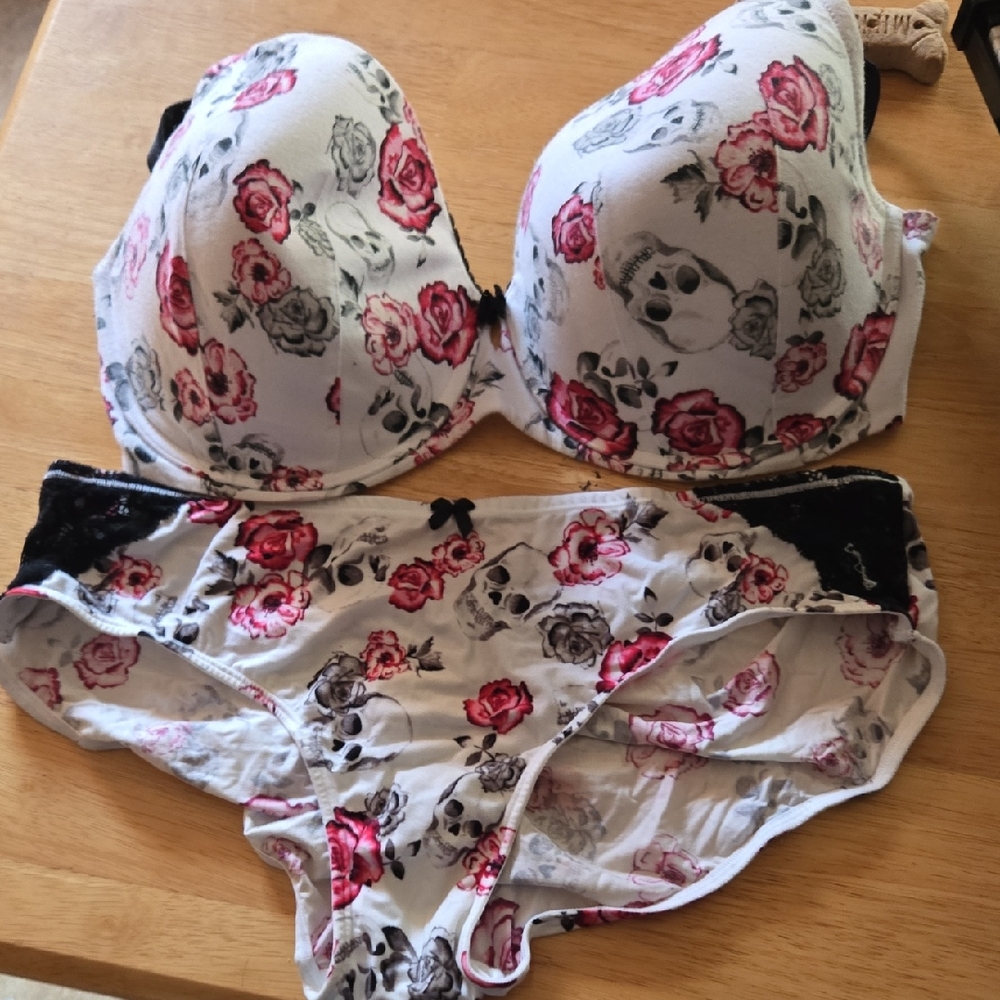 Torrid White and Pink Floral Bra Set